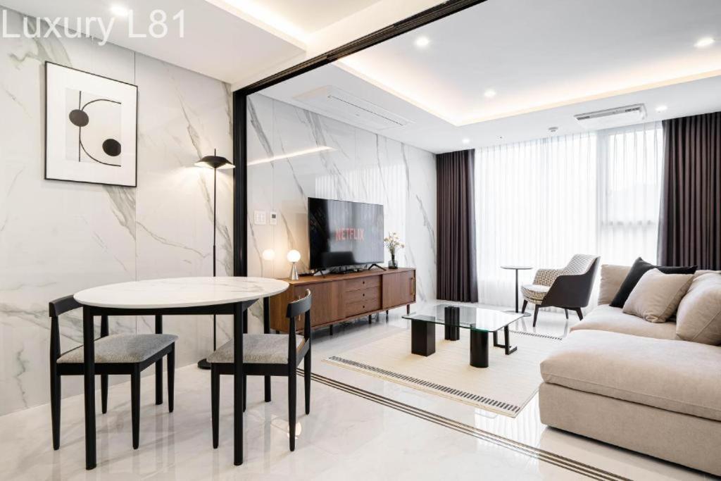 Angia Luxury Apartment Inside Landmark 81 Tower Хошимин Экстерьер фото