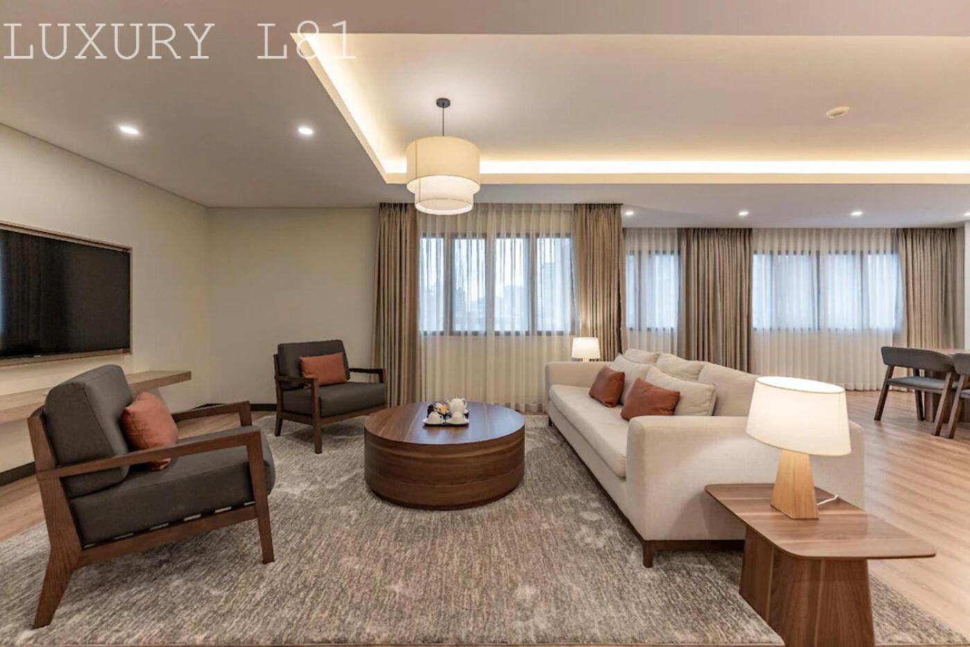 Angia Luxury Apartment Inside Landmark 81 Tower Хошимин Экстерьер фото